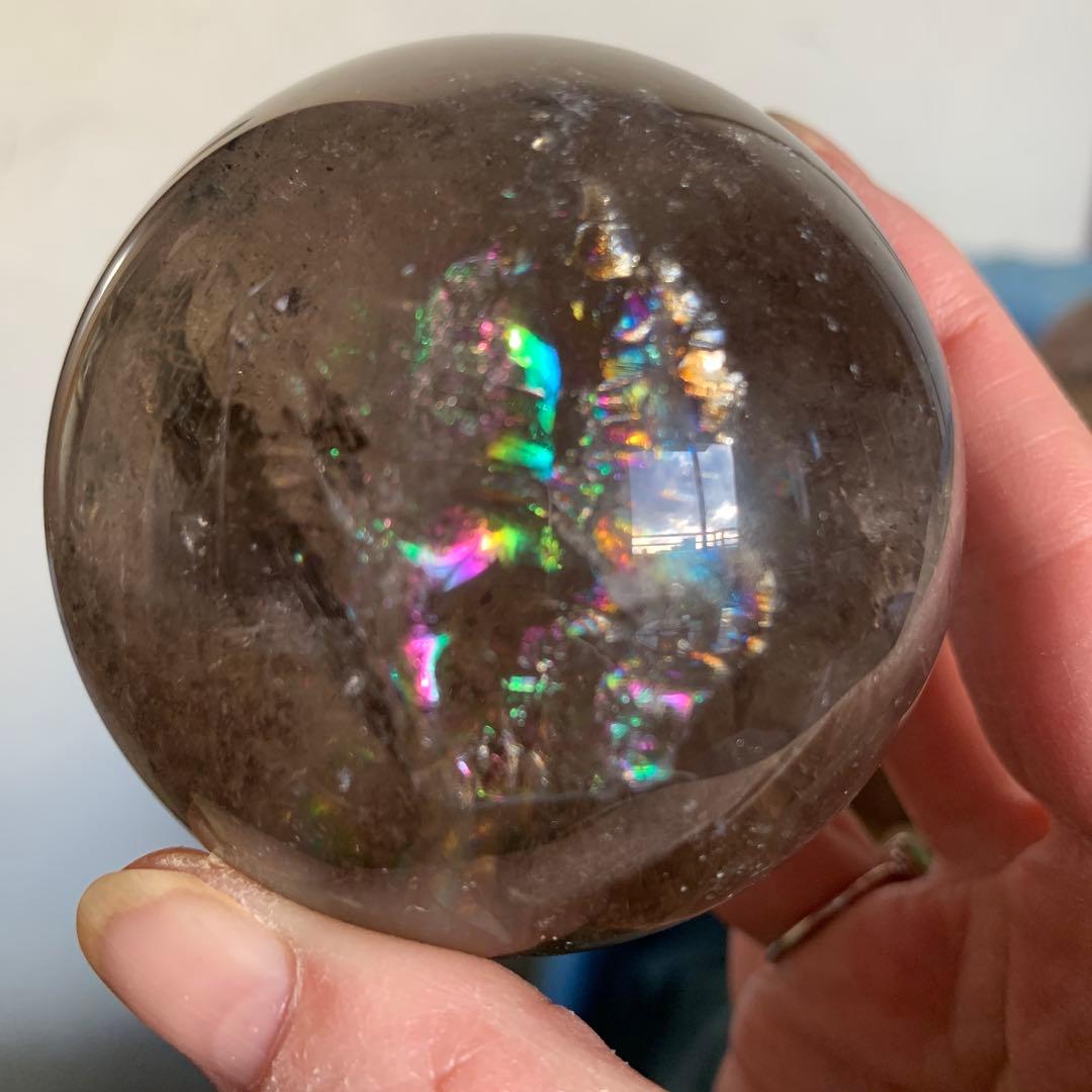 虹一杯‼︎スモーキークォーツスフィア大玉約66mm ゼウスストーン　天然石置物