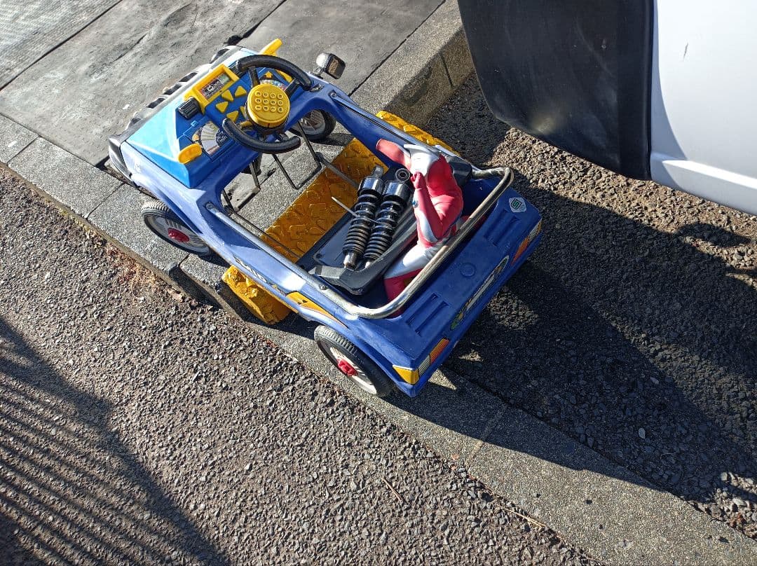 ペダルカー子供乗用車