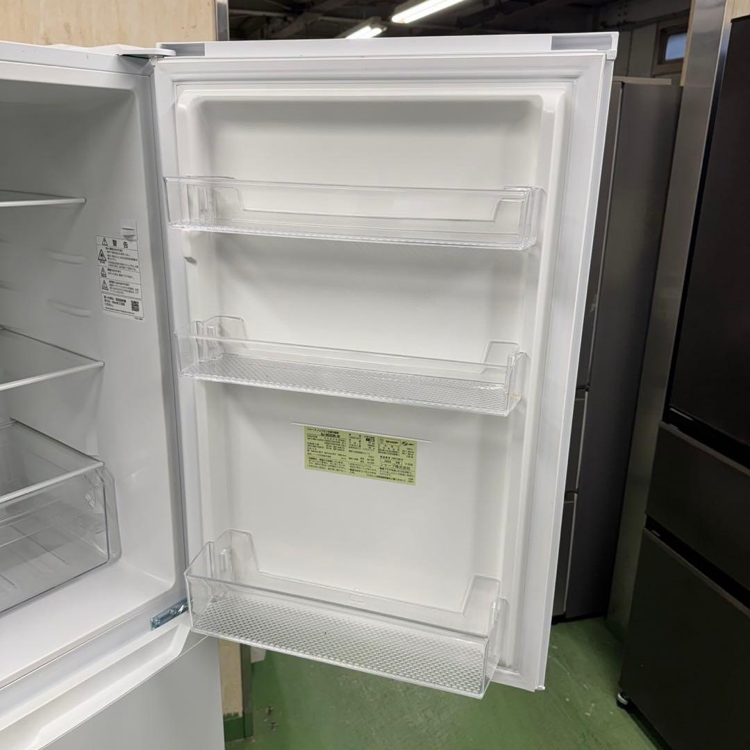 640 冷蔵庫　小型　大型　200L〜300L 右開き　2023年製　極美品