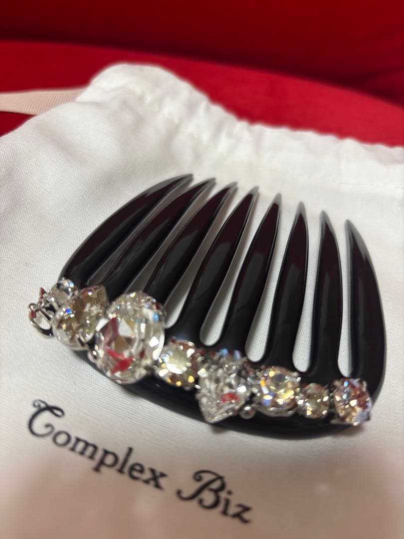 お値下げ未使用に近いComplex Biz シンプル希少品涼しげなスワロフスキー