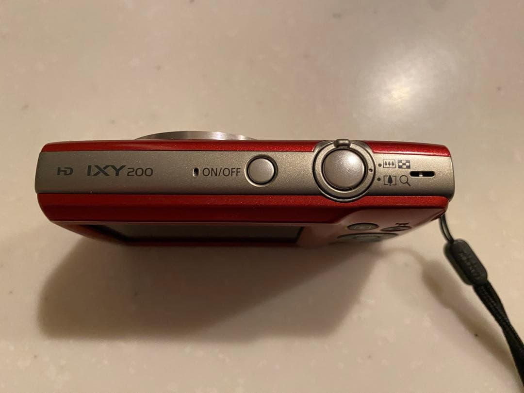 Canon IXY200 レッド