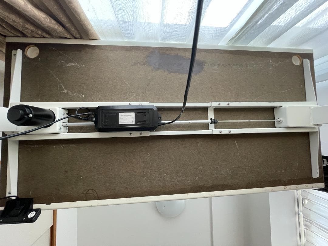 【特価】電動昇降式デスク 天板140×70cm 高さ73～120cm ホワイト