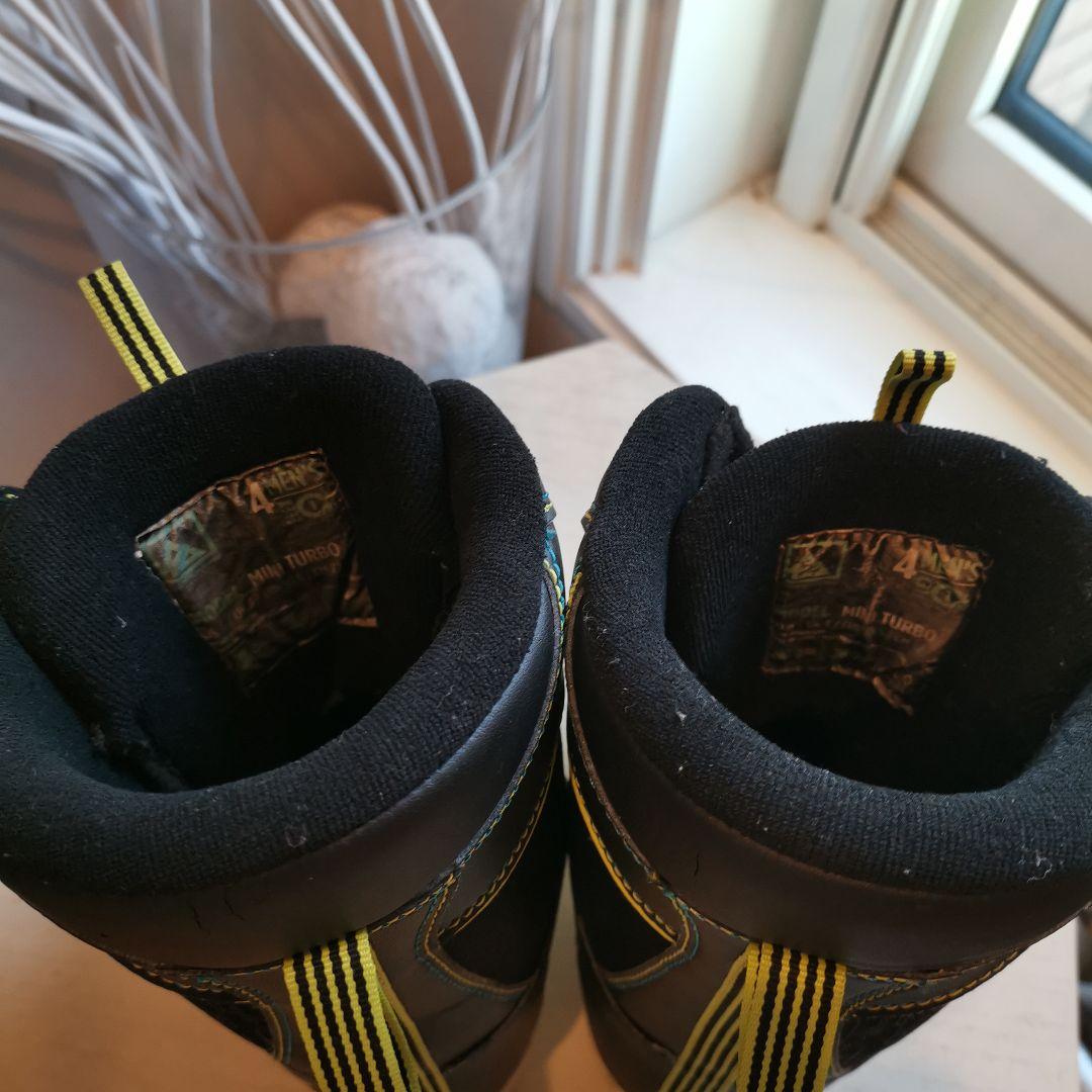 K2ケーツー　キッズスノーボードブーツBOA