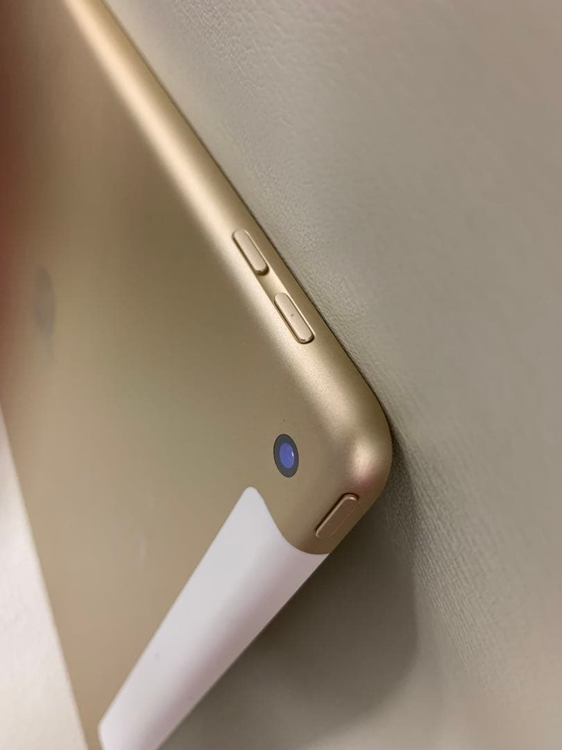 iPad 第5世代　32GB 9.7インチ　wifi+cellular