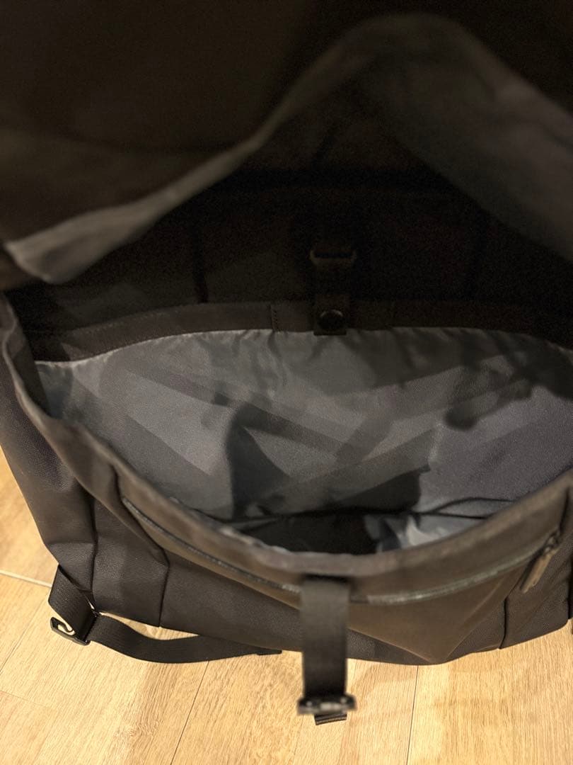 美品　BRIEFING MFC MESSENGER（Mサイズ）