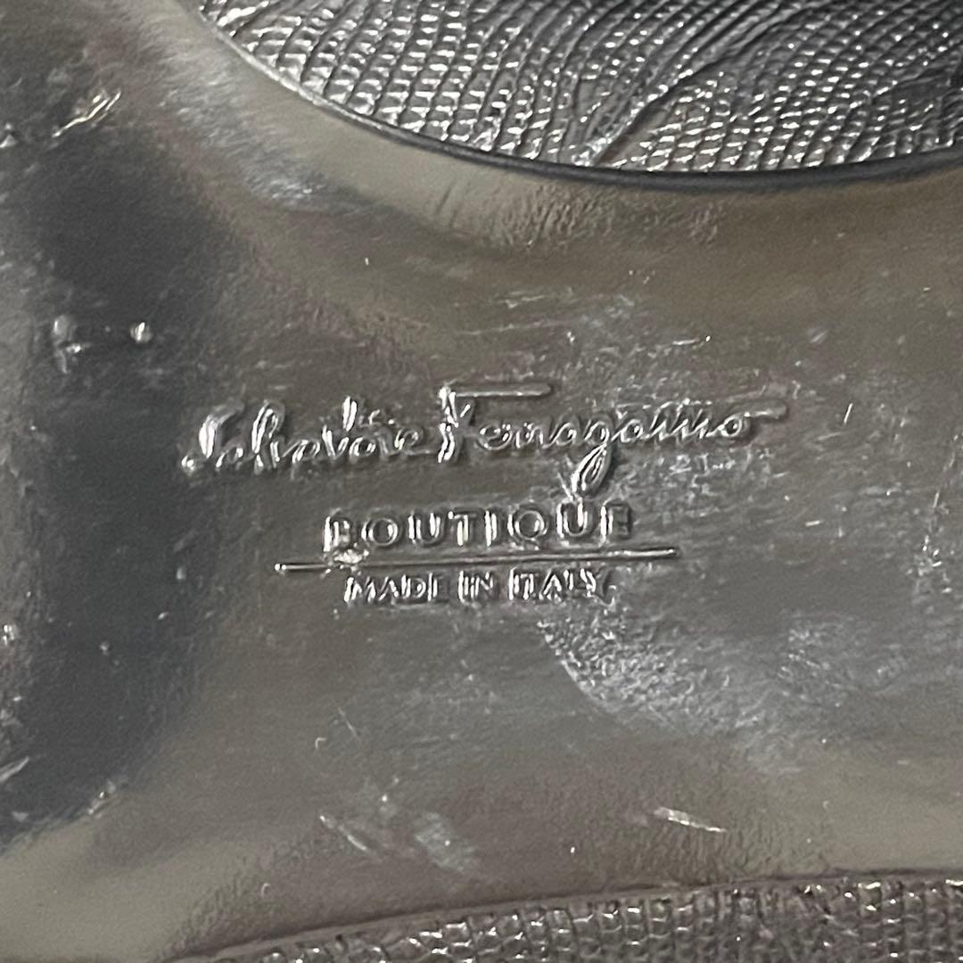 サルヴァトーレフェラガモ　Ferragamo（6） パンプス　ヴァラ　型押し　黒