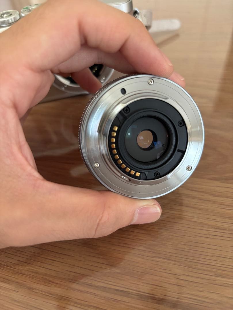 Olympus E-PL10 ミラーレスカメラ 14-42mm