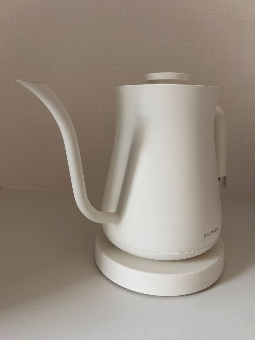 バルミューダ ケトル　ホワイト
