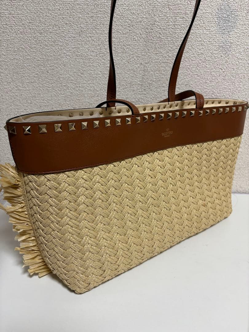 最終売切り価格　美品　ヴァレンティノガラヴァーニ　ロックスタッズ　かごバッグ