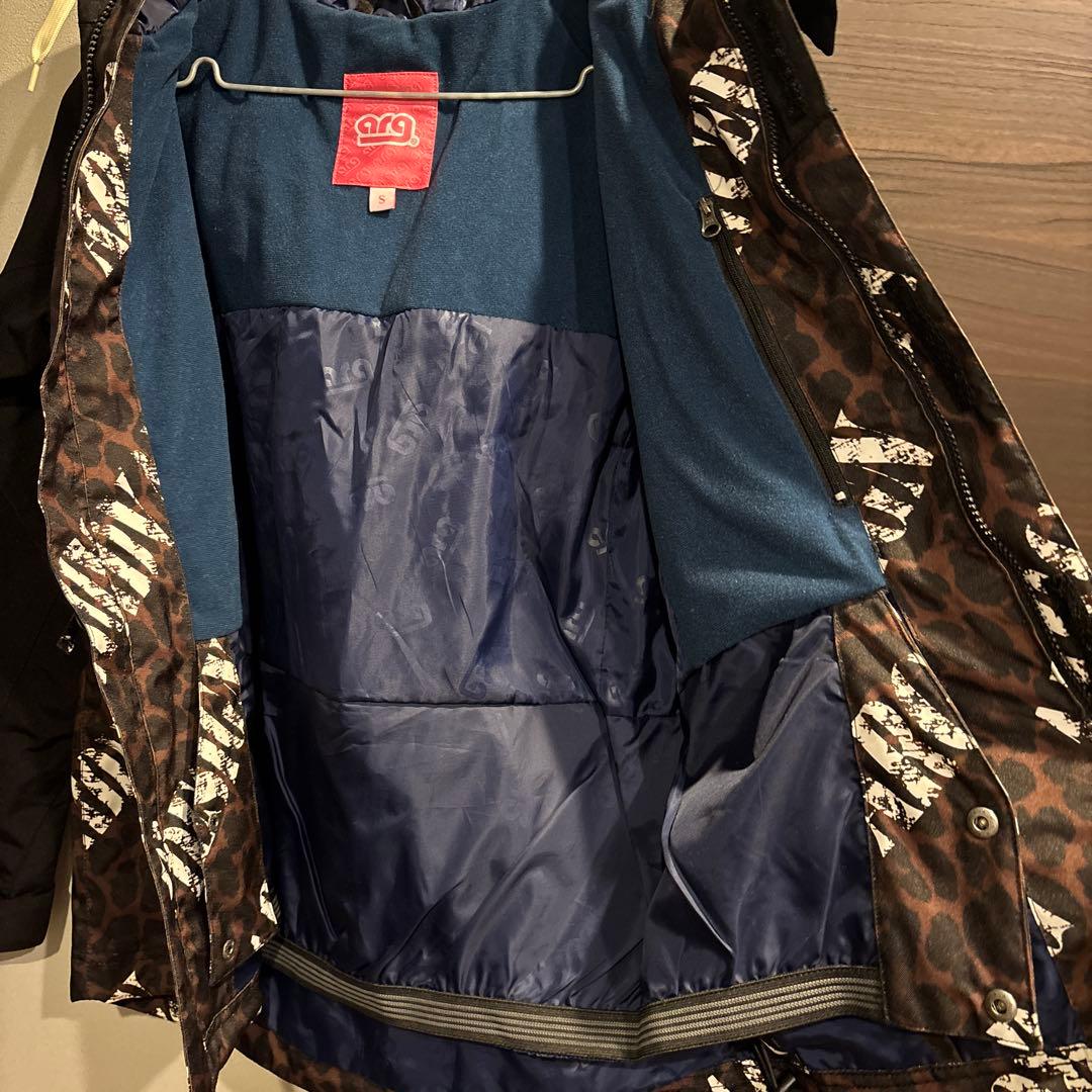 新品　arg スノーウェア　Sサイズ　上着のみ