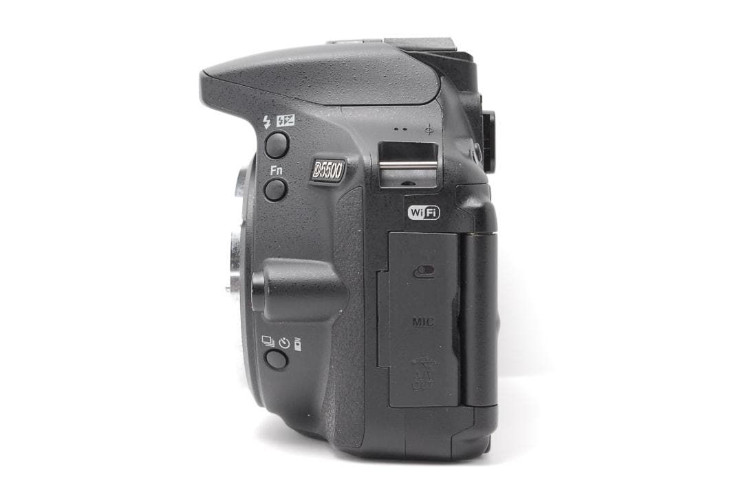 【使用感少の美品】Nikon D5500　WiFi搭載モデル　スマホ転送　自撮り