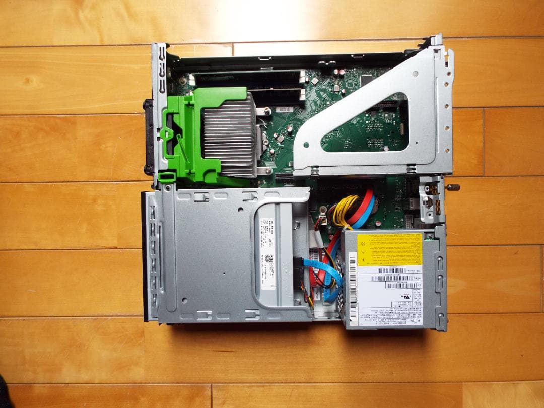 Windowsデスクトップ ESPRIMO D588/V i3-8100 SSD256GB+HDD500GB