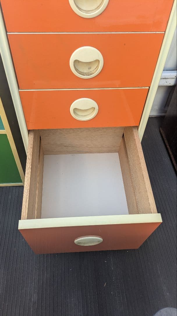 昭和レトロ オレンジ色 引き出し収納 チェスト 箪笥5段と緑レトロポップ 当時物