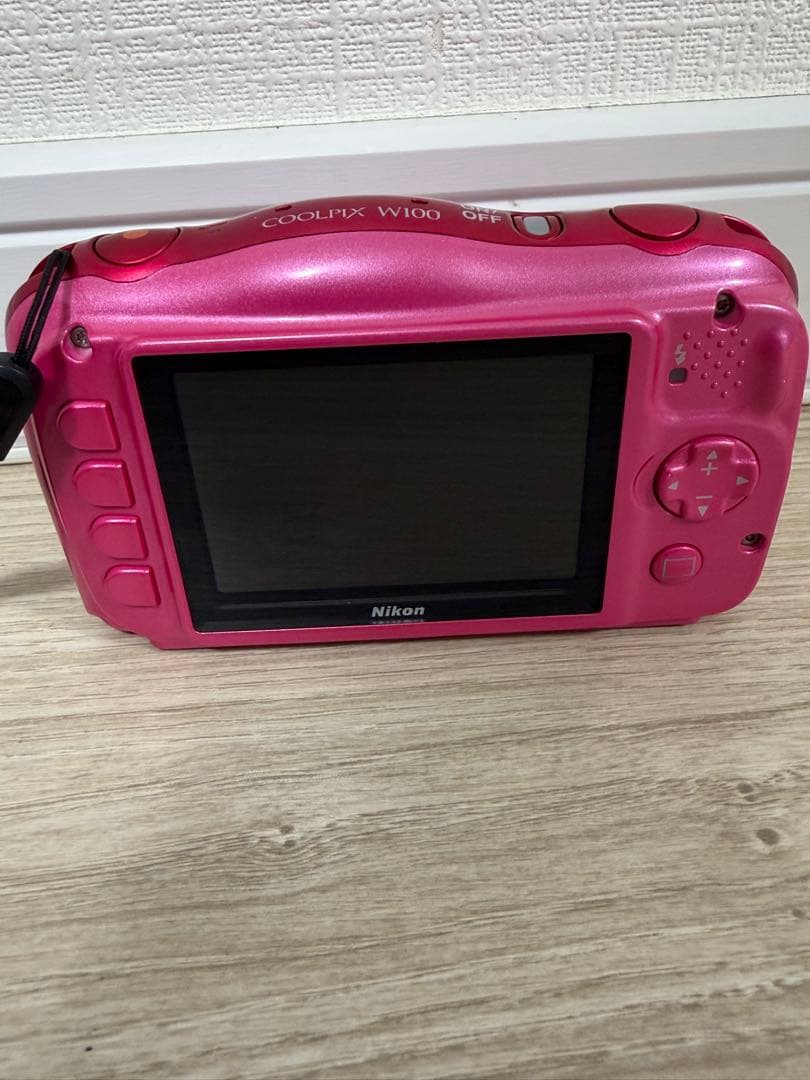 NIKON デジカメ　ピンク　防水　COOLPIX W100