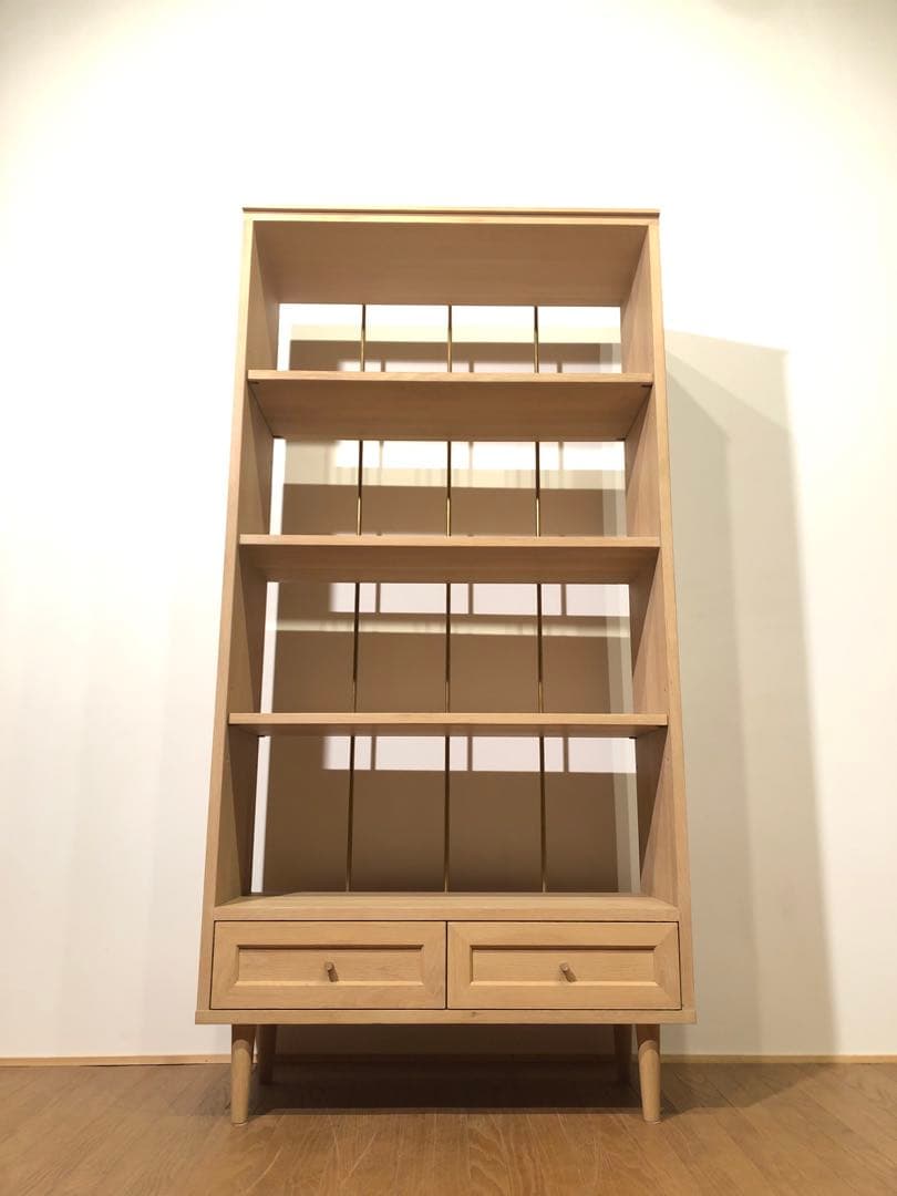 工房製作 オーク無垢 楢無垢材 本棚 飾り棚 真鍮 ホワイトオイル仕上 店舗什器