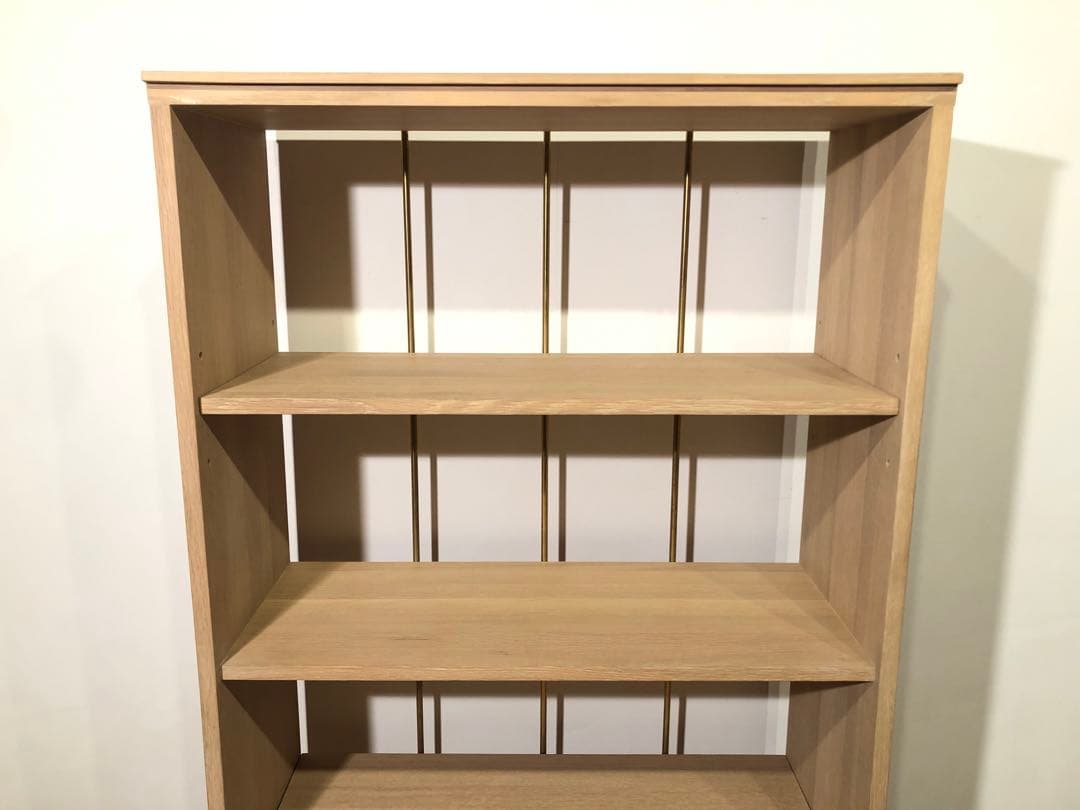 工房製作 オーク無垢 楢無垢材 本棚 飾り棚 真鍮 ホワイトオイル仕上 店舗什器