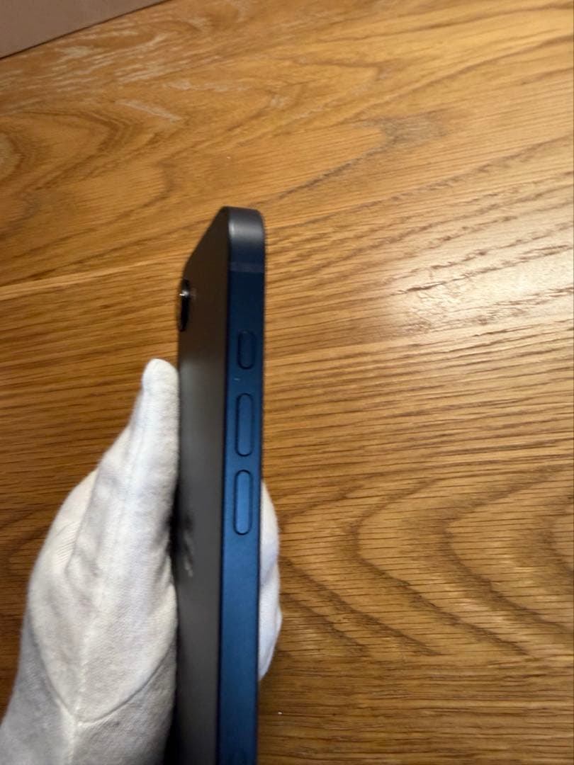 iPhone16e 128GB ブラック本体　新品同様