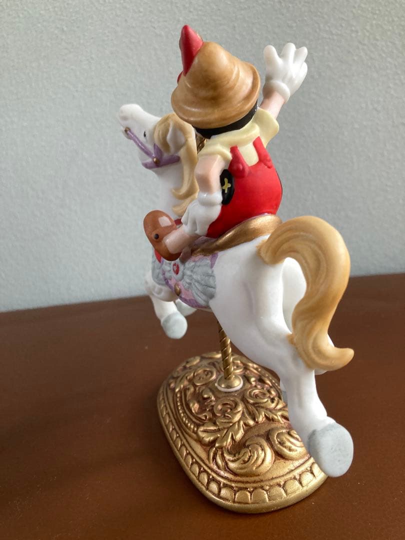 ピノキオ メリーゴーランド 置物