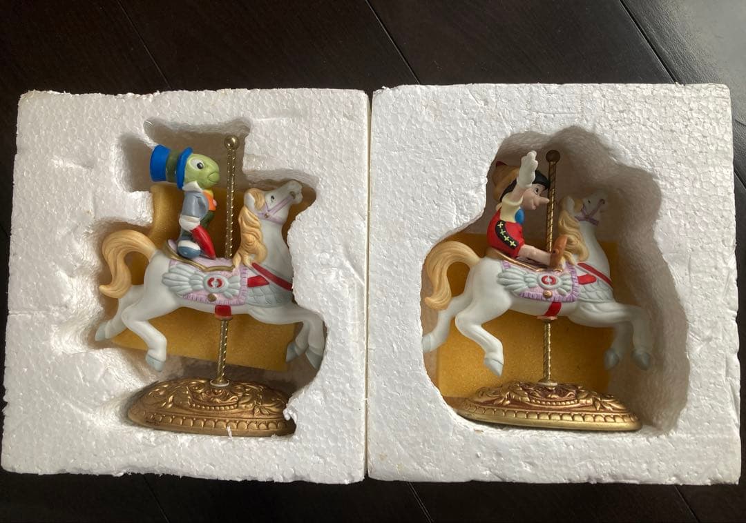 ピノキオ メリーゴーランド 置物