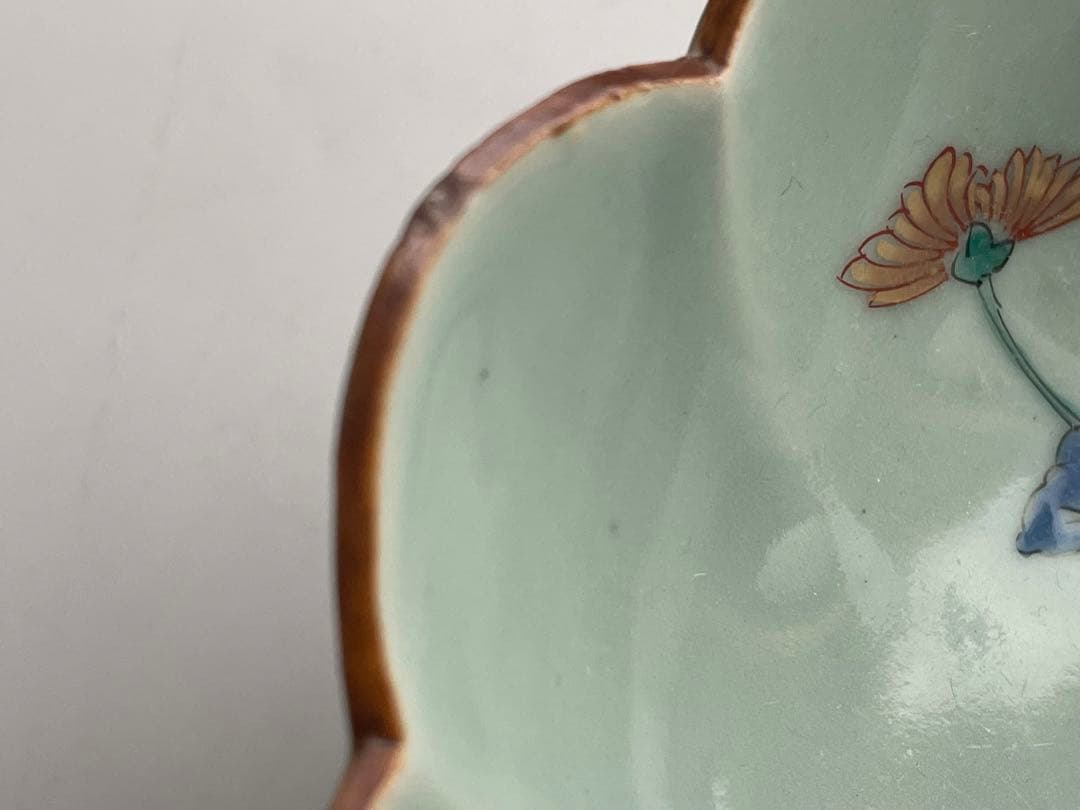 骨董　アンティーク　柿右衛門青磁　青磁色絵　菊図　輪花縁　膾皿　なます皿　菊花皿