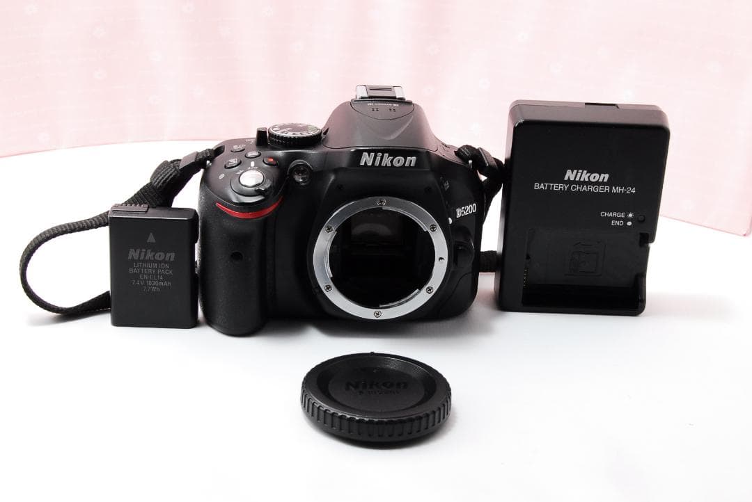 〓デジタル一眼レフカメラ〓ニコン Nikon D5200 ボディ