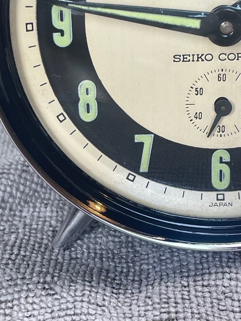 SEIKO CORONA 古くて重い目覚まし時計　Black と Beige 箱