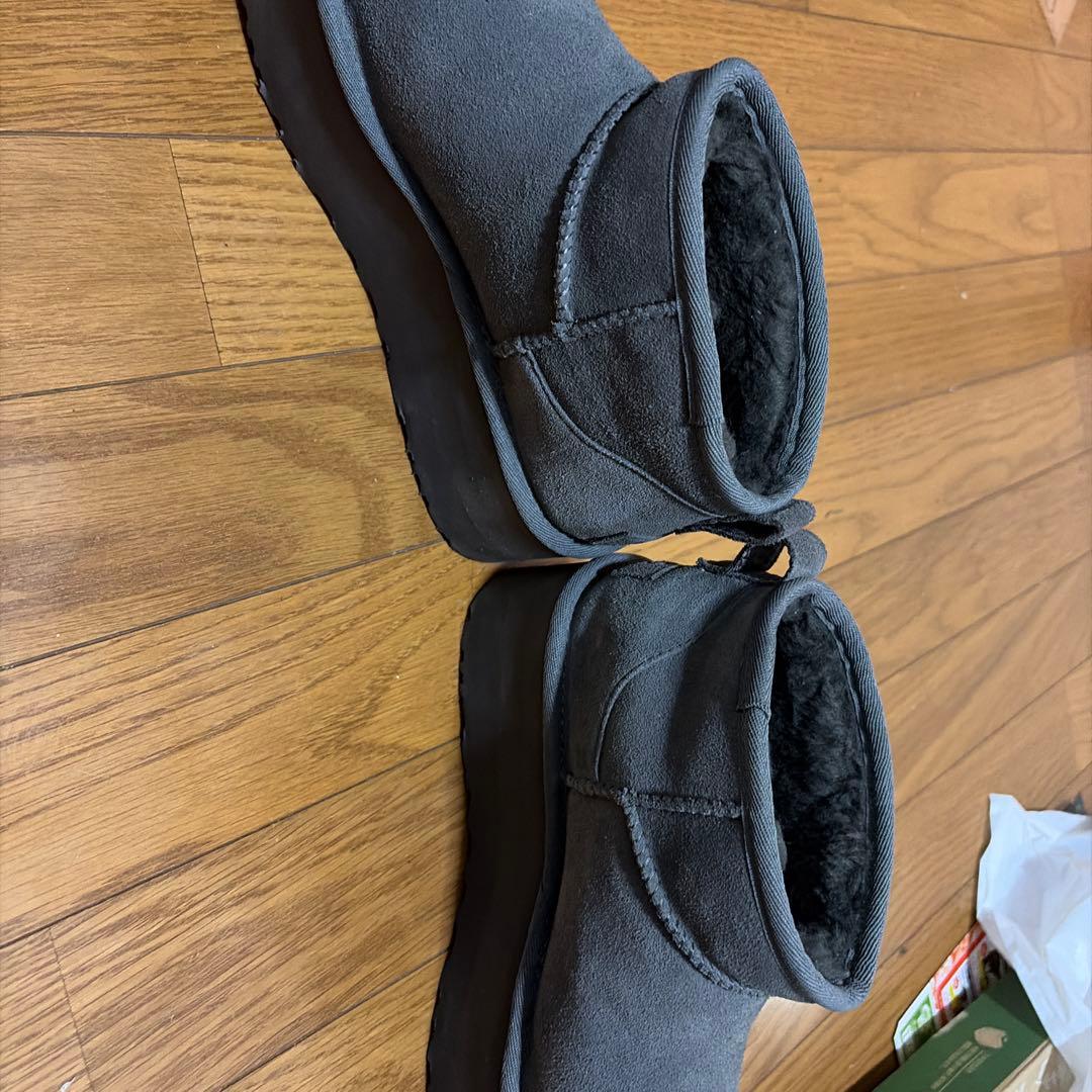 羽*様 UGG グレー 厚底ムートンブーツ