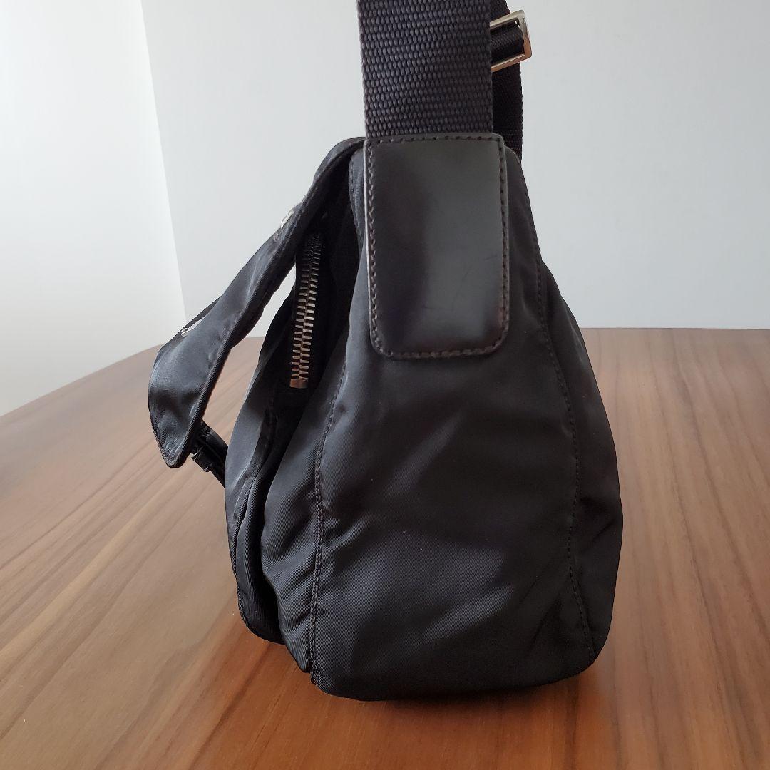 PRADA　プラダ　ショルダーバッグ　テスートナイロン　三角ロゴ