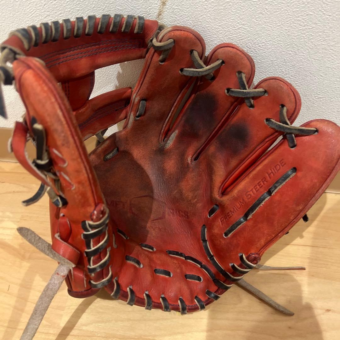 硬式野球グローブ 赤色 レザー