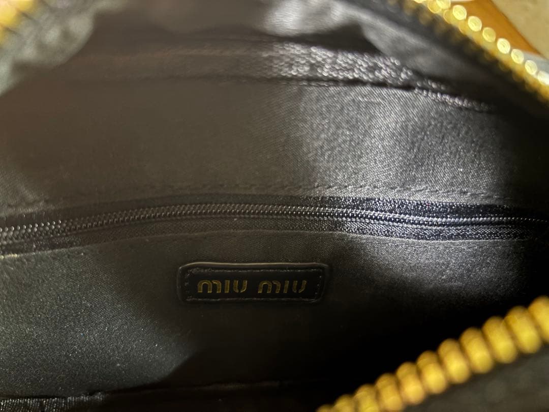 海外輸入品　miumiu バッグ