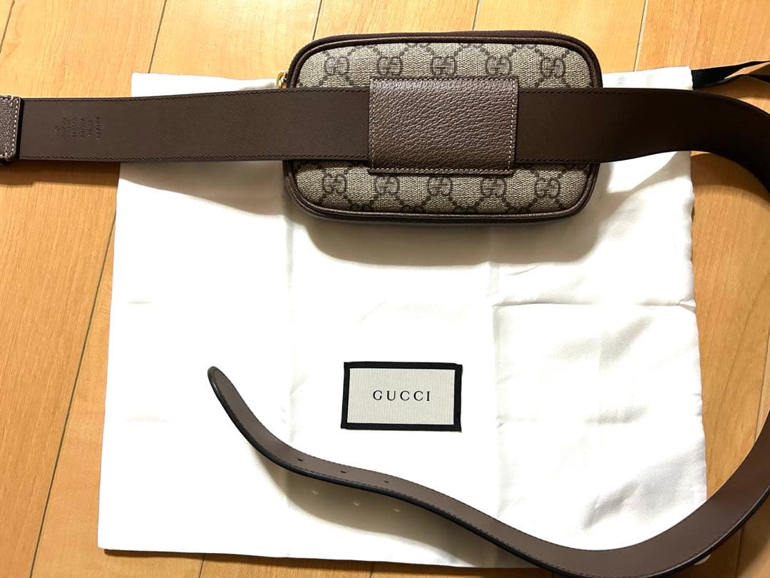 GUCCI ボディバッグ　ウエストポーチ　GGスプリーム