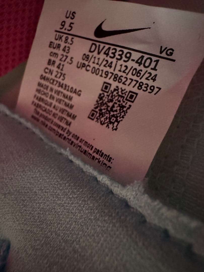 新品未使用タグ付！ナイキNIKE サッカー　スパイク27.5 ティエンポ