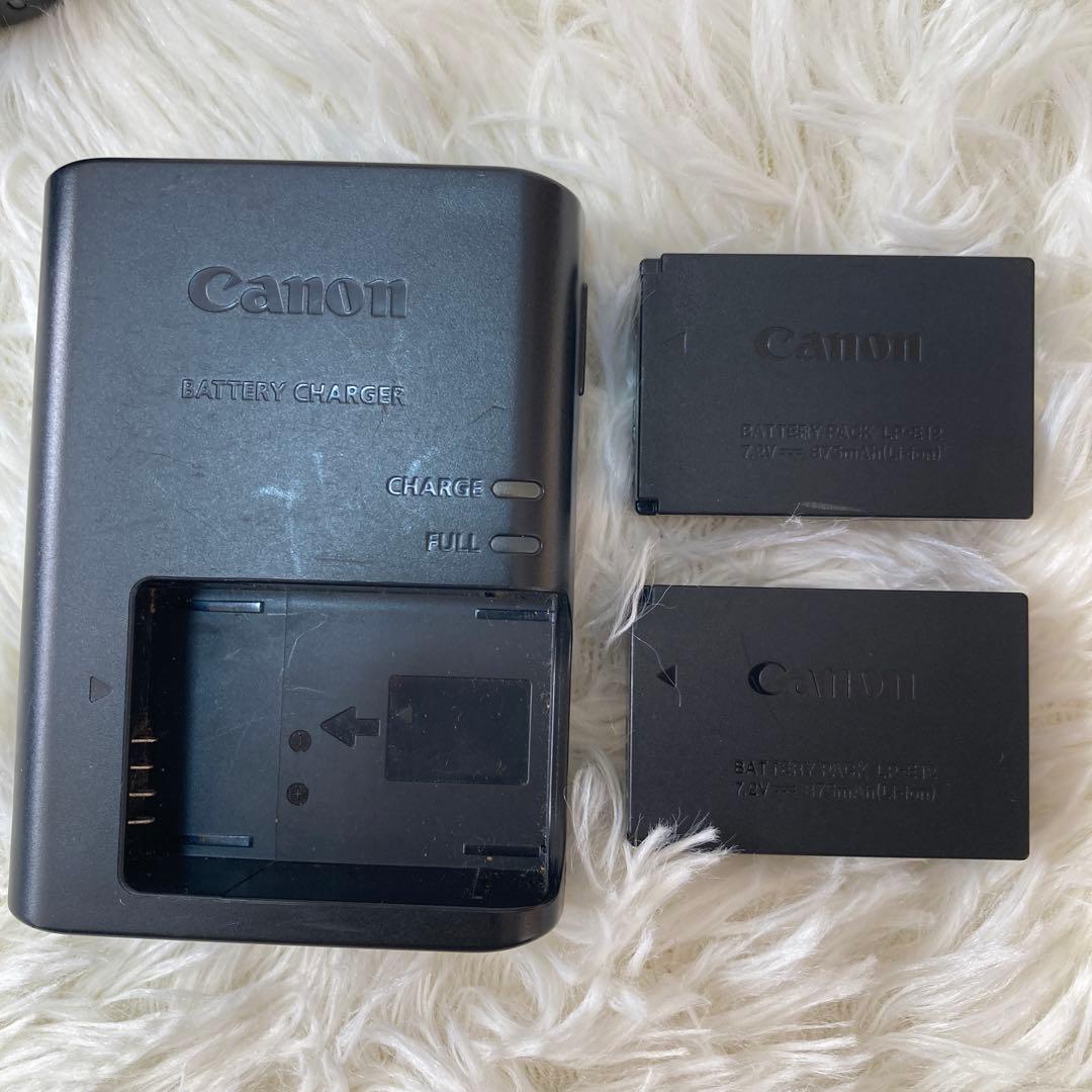 バッテリー2個付き　Canon kissX 7 デジタル一眼レフカメラ　ジャンク
