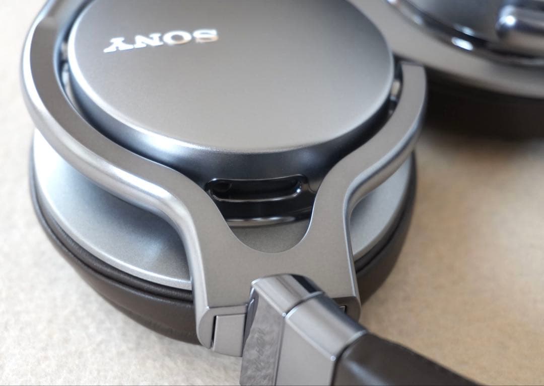 SONY ステレオヘッドホン MDR-1A（シルバー）