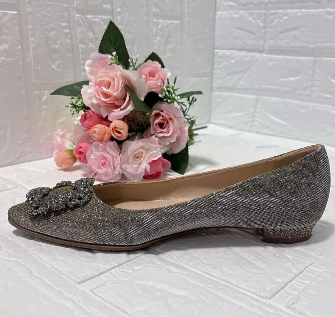 Manolo Blahnik ハンギシ　フラット　希少　シルバーゴールド 玉虫色