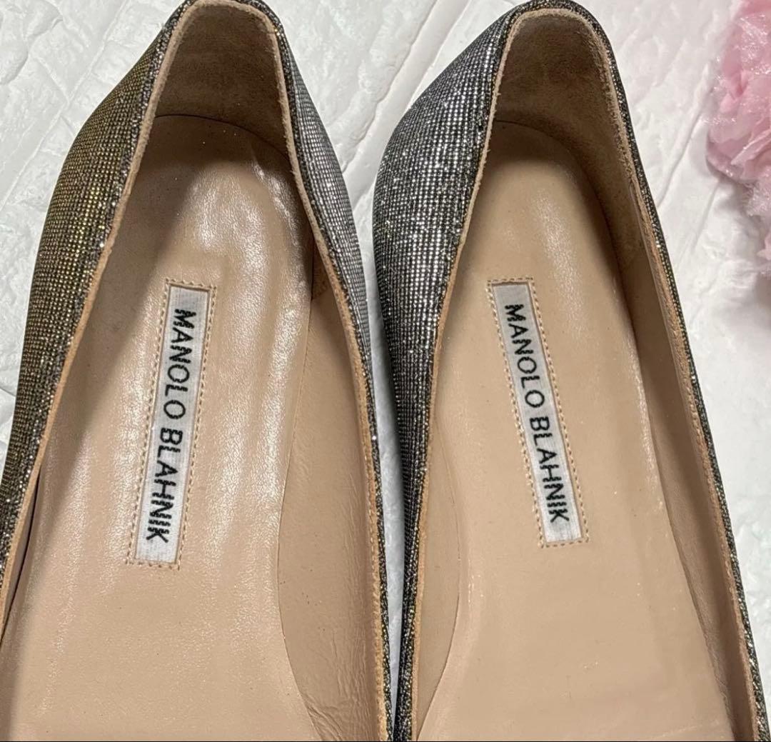 Manolo Blahnik ハンギシ　フラット　希少　シルバーゴールド 玉虫色