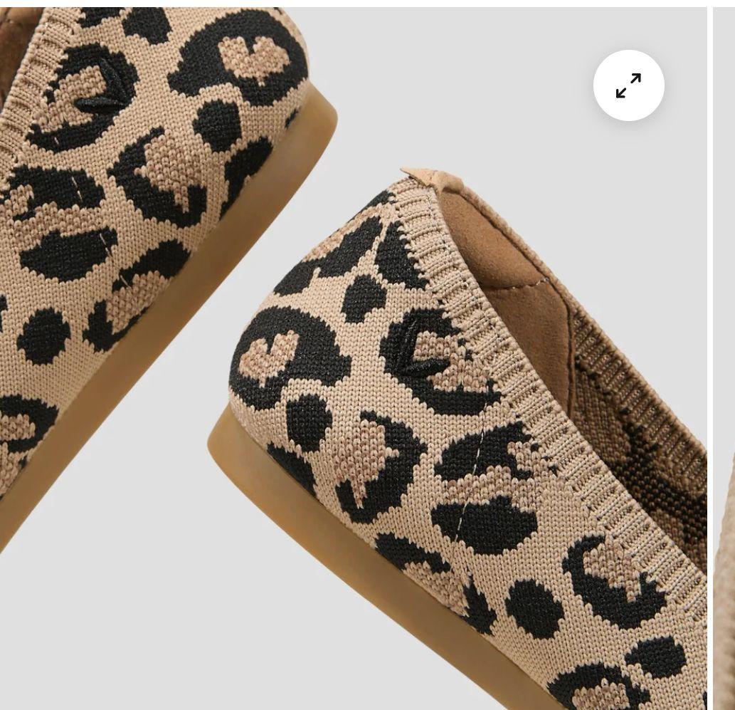 Hammy♡　VIVAIA ポインテッドトゥ フラットシューズ