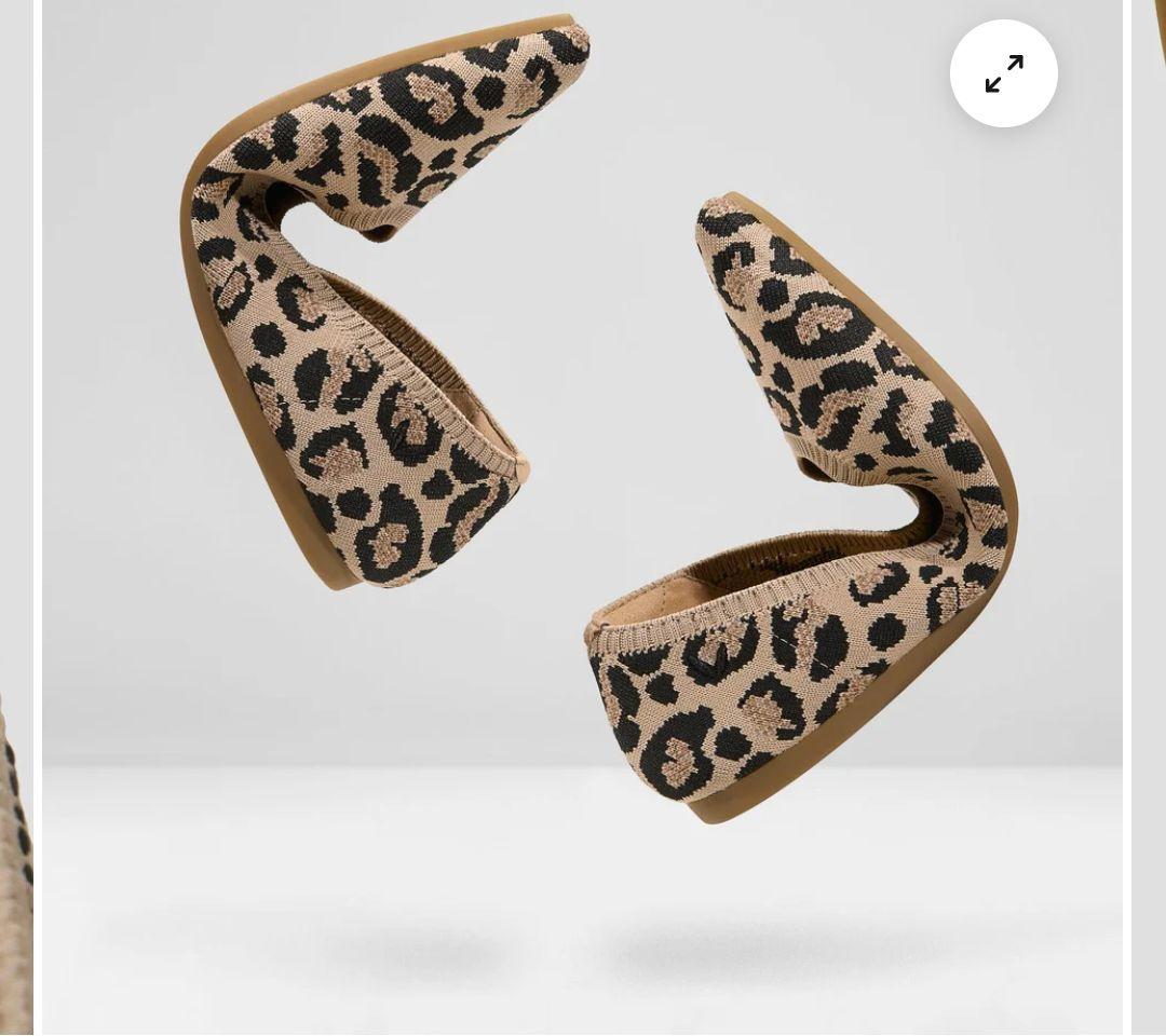 Hammy♡　VIVAIA ポインテッドトゥ フラットシューズ