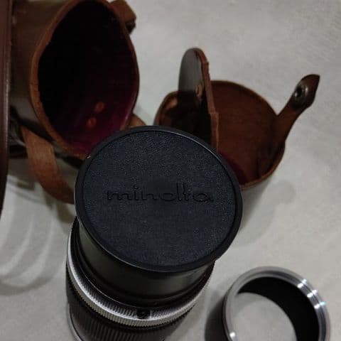 ミノルタ　カメラ レンズ　革ケース付②