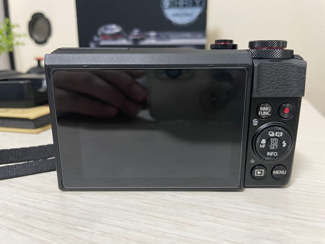 Canon PowerShot G7X Mark II 本体と付属品