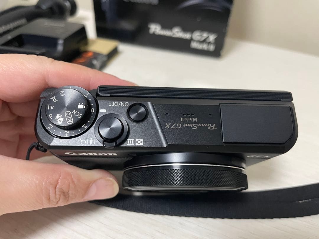 Canon PowerShot G7X Mark II 本体と付属品