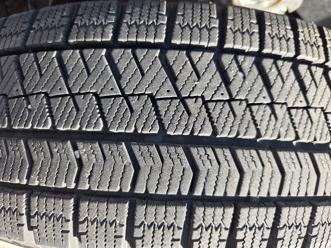 185/60R15 VRX2 スタッドレスタイヤホイールセット ヤリス 送料込み