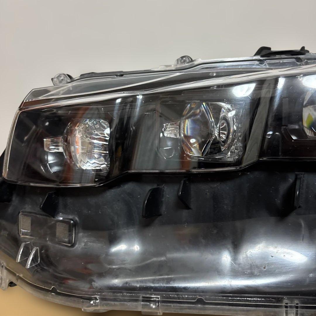トヨタプリウス phvヘッドライト左