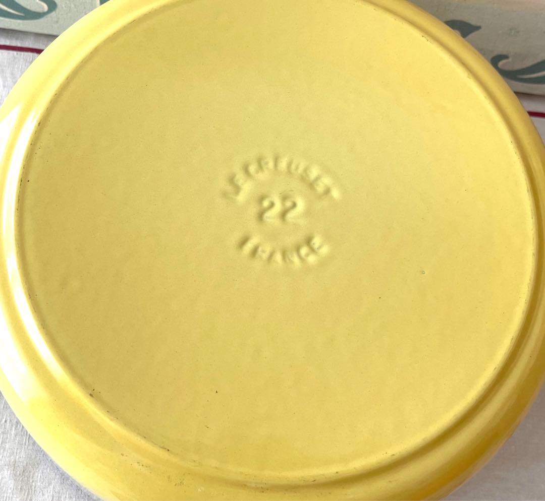 ＊＊ココット・ロンド２２cm　ル・クルーゼ＊＊中古　美品　イエロー