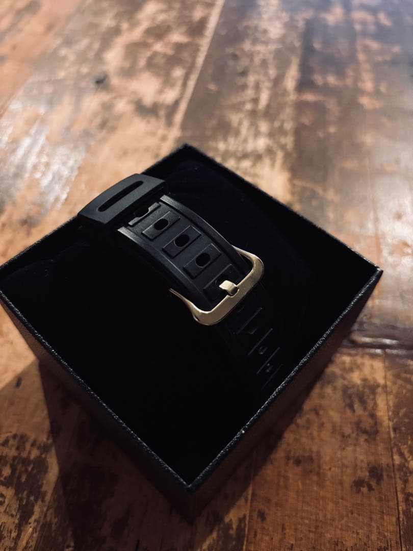 CASIO G-SHOCK DW-5600 ゴールド