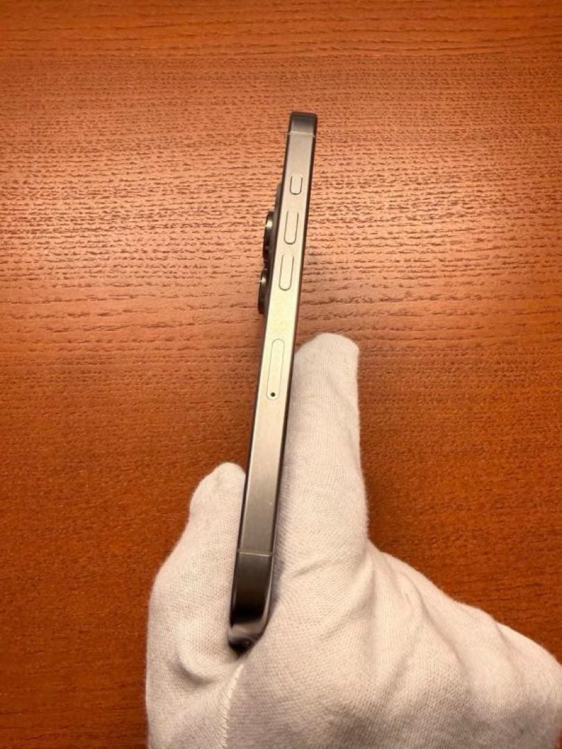 【極美品/純正ケース付き】iPhone 16 Pro 256GB SIMフリー