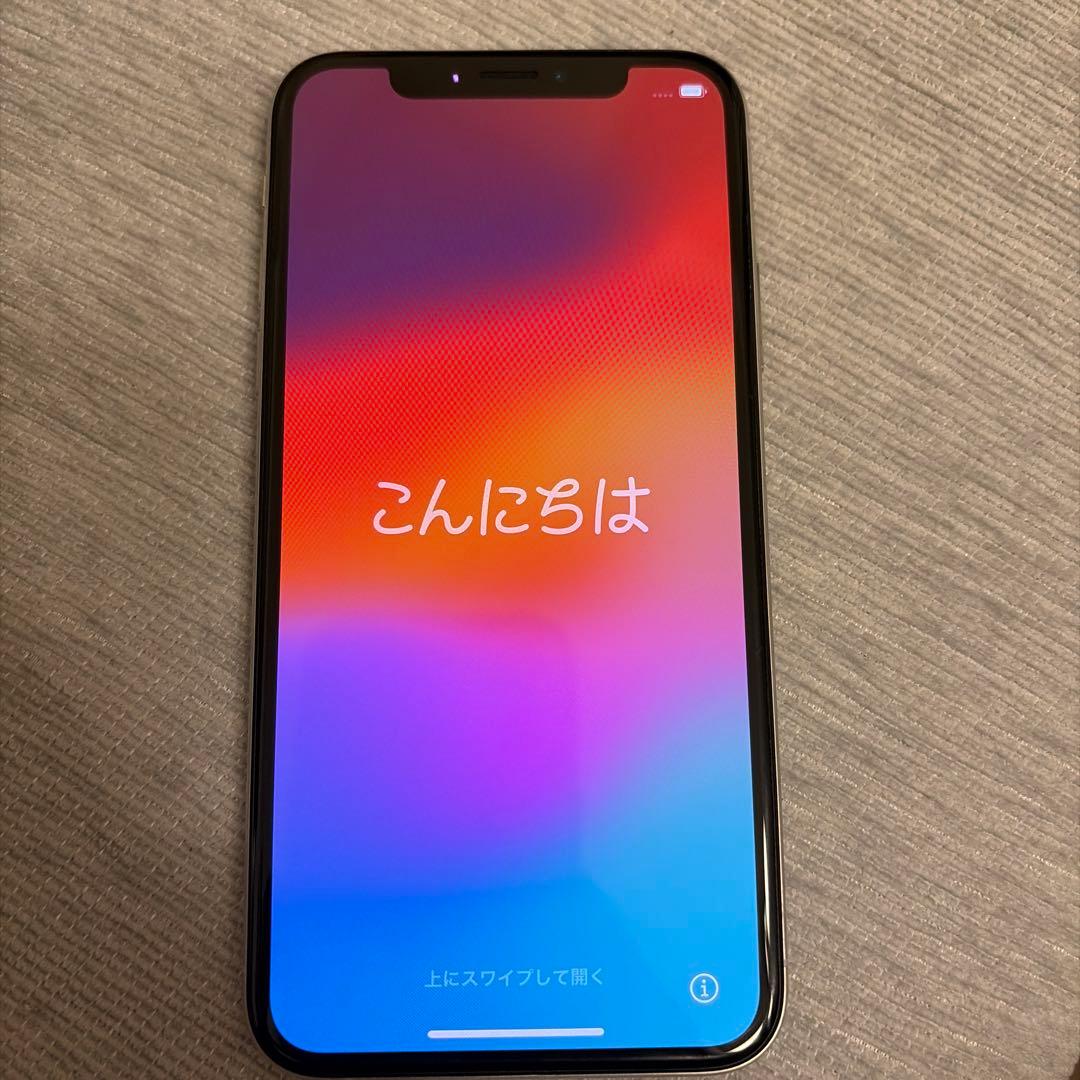 Apple iPhone XS シルバー　64GB 本体のみ