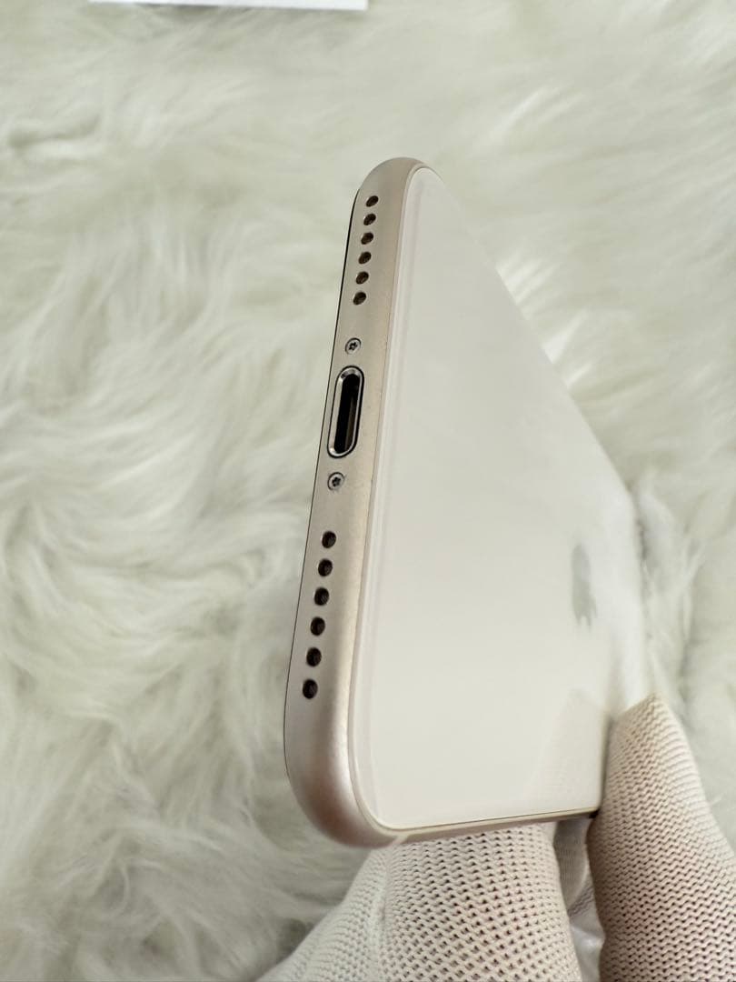 iphone SE 第3世代 スターライト64GB国内版 SIMフリー「箱付き」