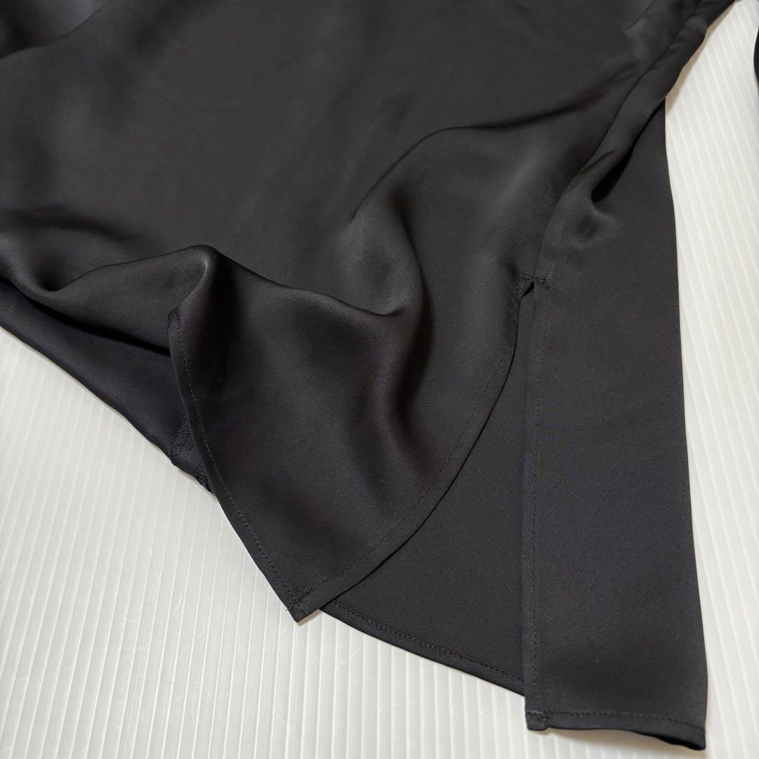【ウィムガゼット】サテン　長袖　ブラウス　ブラック　クルーネック　黒　とろみ