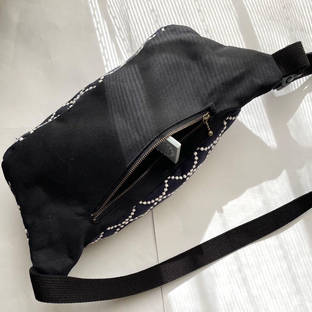 ミナペルホネン 王道タンバリンnavy ハンドメイドボディバッグ